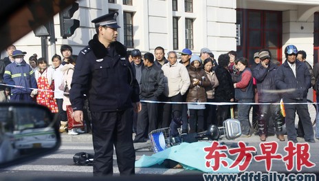上海：“双12”网购节快递员遭碾身亡