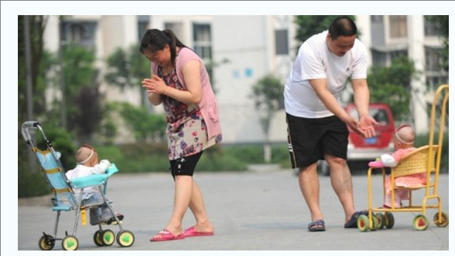 卫计委：夫妻一方户口所在地 允许“单独两孩”就可申请