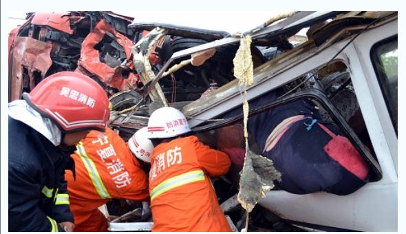 宁夏王团镇面包车撞货车18死6伤