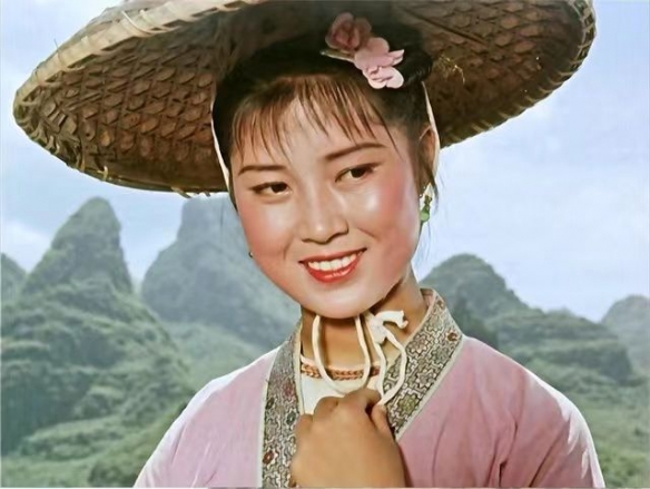 电影“刘三姐”扮演者黄婉秋抢救无效去世 享年80岁